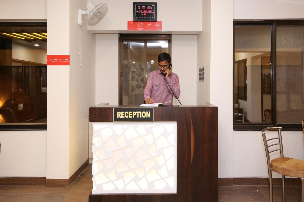 Capital O 36691 Hotel Aashirwad Inn ジャバルプル エクステリア 写真