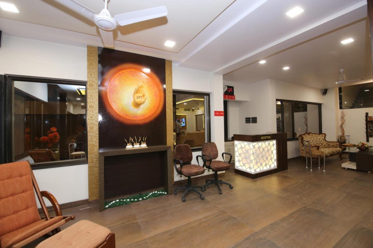 Capital O 36691 Hotel Aashirwad Inn ジャバルプル エクステリア 写真